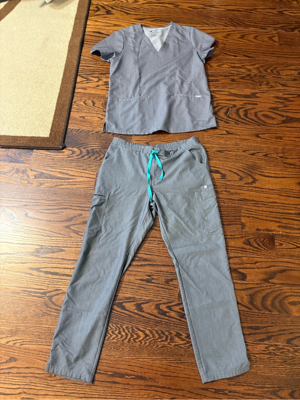 Figs Grey Scrub Set